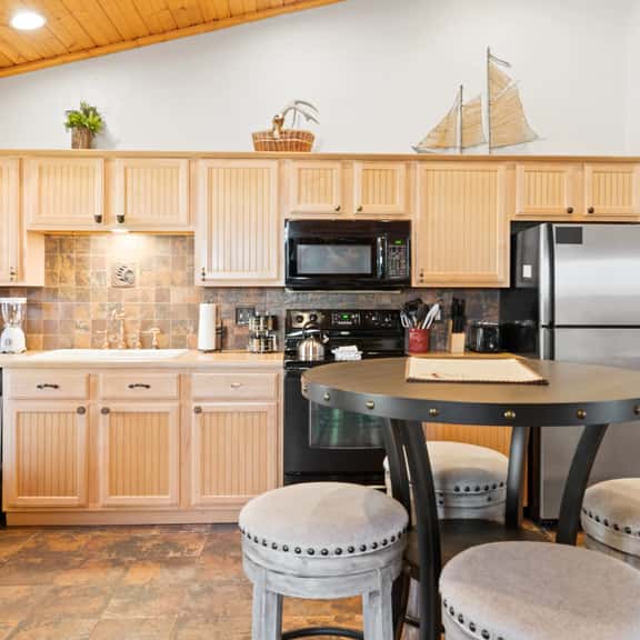 Cabins at Grand Mountain - Cabin 126 - 1 BD | PMR | PY - Image 1