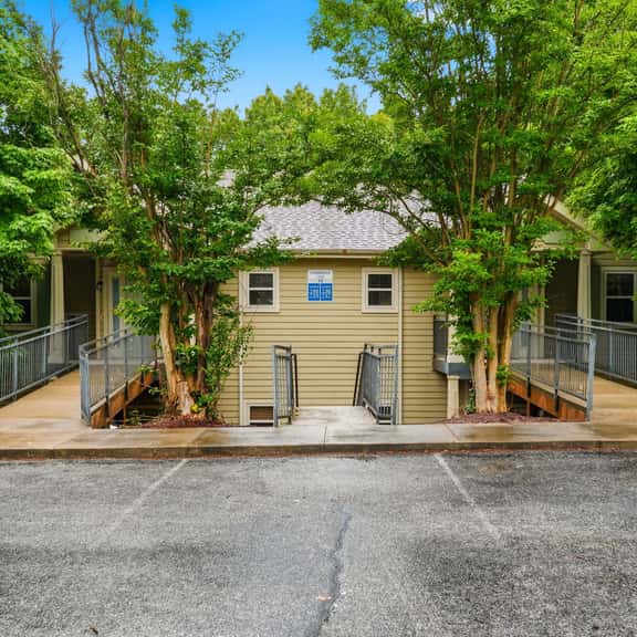 OakRidge - Condo 738 AB | WK | 2 BD - Image 1