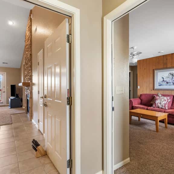 OakRidge - Condo 762 AB | WK | HR | 2 BD - Image 1