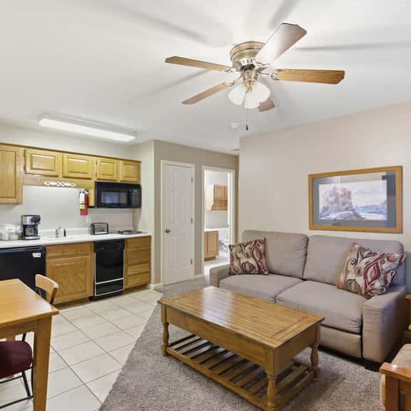 OakRidge - Condo 724 B | WK | QS | DNR | TAN - Image 1