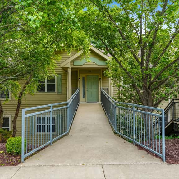 OakRidge - Condo 732 AB | WK | 2 BD - Image 1