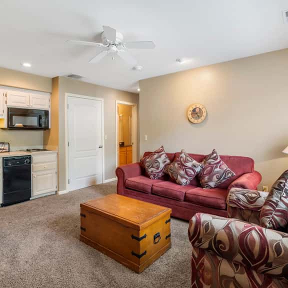 OakRidge - Condo 780 B | WK | QS - Image 1