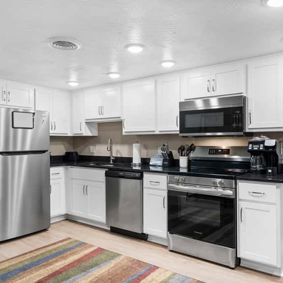 Roark F-3 - 2 BD | LV - Image 1