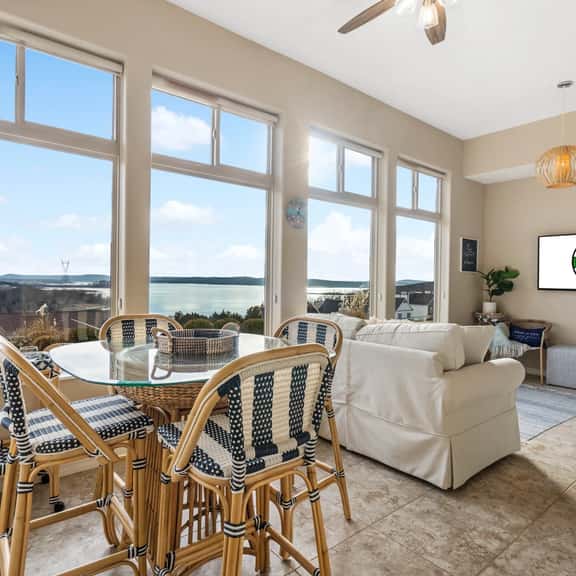 Majestic 109 - 2 BD | WK | LAKE - Image 1