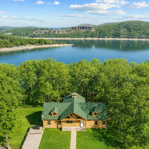Newton Lake Lodge II - 6 BD - Image 1
