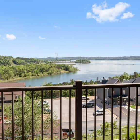 Majestic 212 - 2 BD | LAKE - Image 1