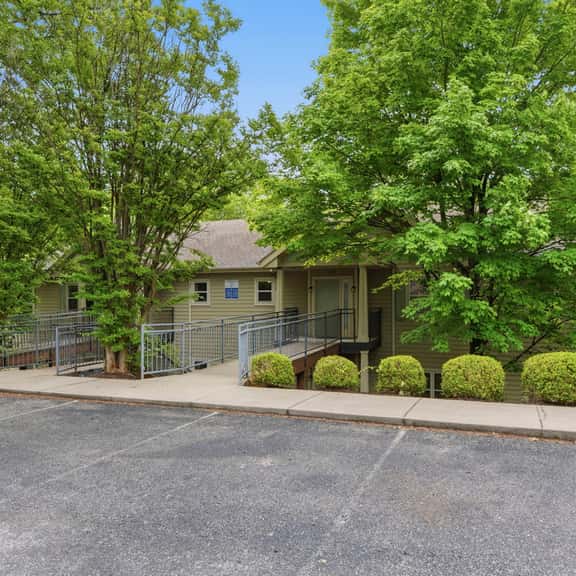 OakRidge - Condo 734 AB | WK | 2 BD - Image 1