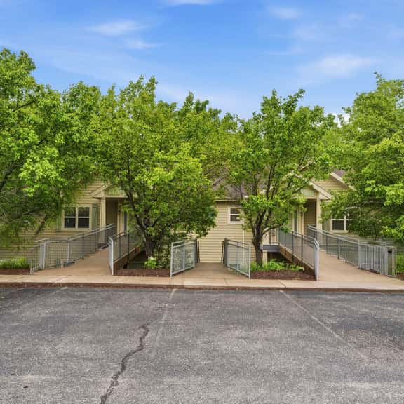 OakRidge - Condo 730 AB | WK | 2 BD - Image 1