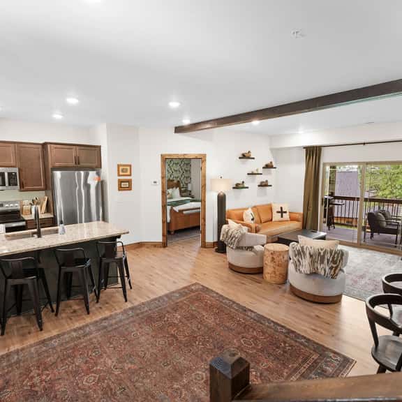Tall Timbers - Duckingham Palace - 2 BD - Image 1