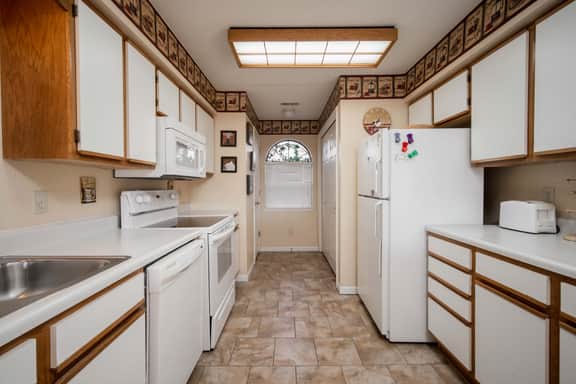 Foothills E-10 - 2 BD | WK - Image 4