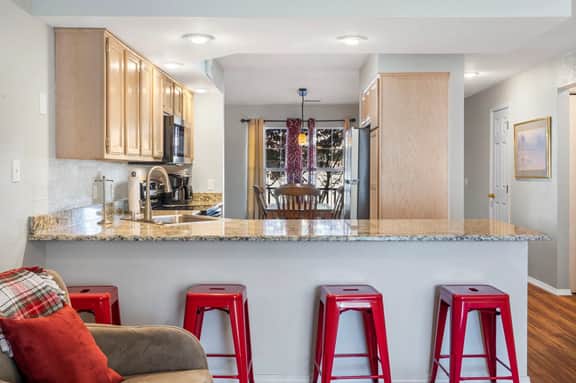 Pointe - 3403 - 2 BD | DX - Image 2