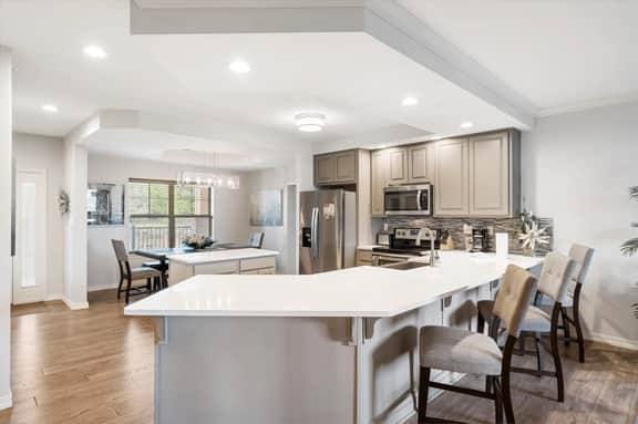 Majestic 318 - 3 BD - Image 3