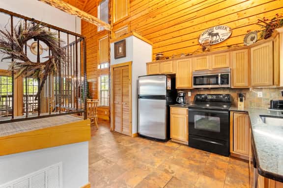 Cabins at Grand Mountain - Cabin 230 - 2 BD | PMR | CN - Image 2