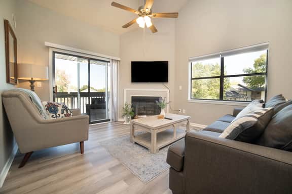 Pointe - 5812 - 3 BD | DX - Image 2
