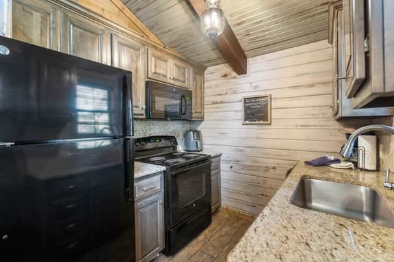 Indian Point - Cabins 13 - 2 BD | DNR - Image 3