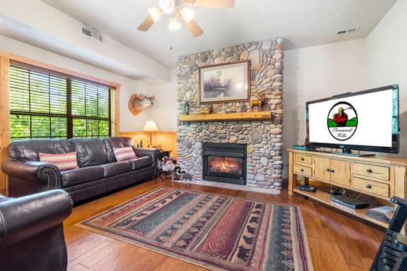 Cabins at Grand Mountain - Cabin 326 - 2 BD | DX - Image 3
