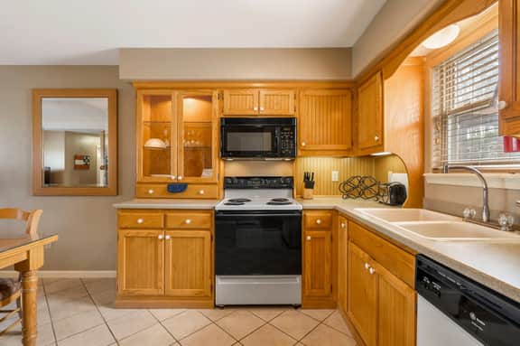 OakRidge - Condo 749 AB | 2 BD - Image 3