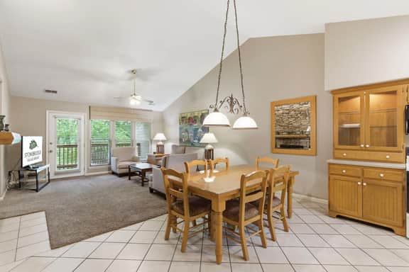OakRidge - Condo 736 AB | WK | 2 BD - Image 4