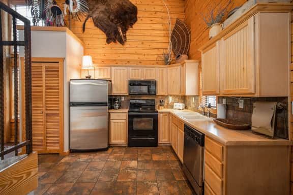Cabins at Grand Mountain - Cabin 225 - 2 BD | PMR | WK | CN | PY - Image 5
