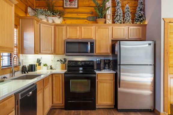 Cabins at Grand Mountain - Cabin 318 - 2 BD + L | PMR - Image 4