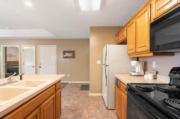OakRidge - Condo 707 A | 1 BD - Image 3