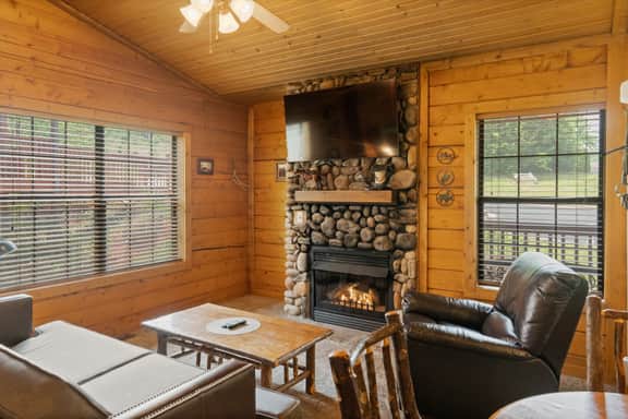 Cabins at Grand Mountain - Cabin 103 - 1 BD | DX | PY - Image 5