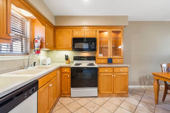 OakRidge - Condo 753 AB | 2 BD - Image 4