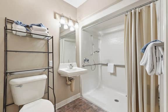 OakRidge - Condo 708 B | WK | RS | HR | QS - Image 2