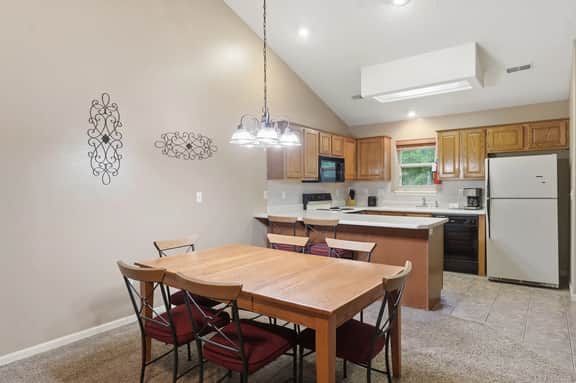 OakRidge - Condo 722 AB | WK | 2 BD - Image 5