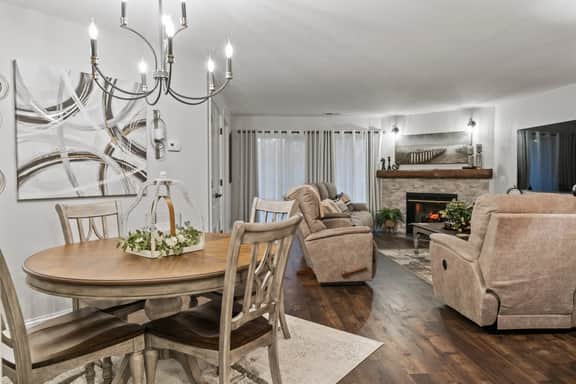 Pointe - 6102 - 2 BD | PMR | WK - Image 3