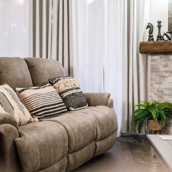 Pointe - 6102 - 2 BD | PMR | WK - Image 5
