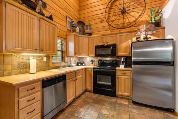 Cabins at Grand Mountain - Cabin 227 - 2 BD + L | PMR | WK | PY - Image 3