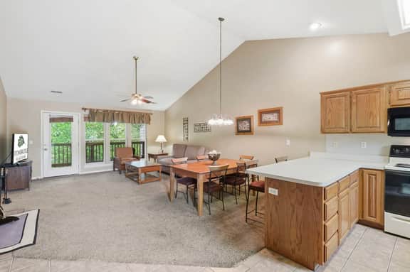 OakRidge - Condo 718 AB | WK | 2 BD - Image 2