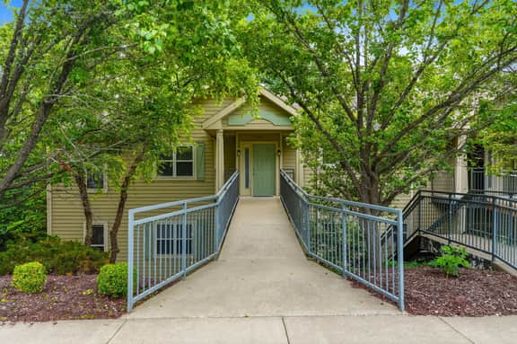 OakRidge - Condo 732 A | WK | 1 BD - Image 2