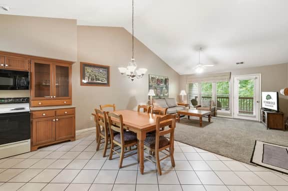 OakRidge - Condo 738 A | WK | 1 BD - Image 2