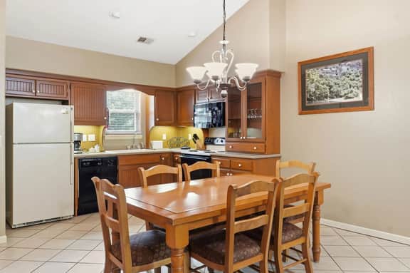 OakRidge - Condo 738 A | WK | 1 BD - Image 5