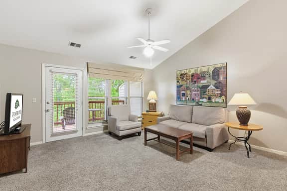 OakRidge - Condo 740 A | WK | 1 BD - Image 4