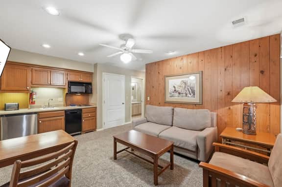 OakRidge - Condo 738 B | WK | QS - Image 3