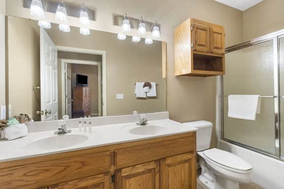 OakRidge - Condo 721 B | QS - Image 2