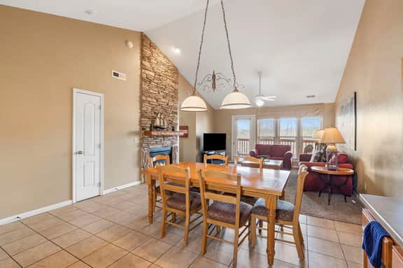 OakRidge - Condo 760 A | WK | 1 BD - Image 3