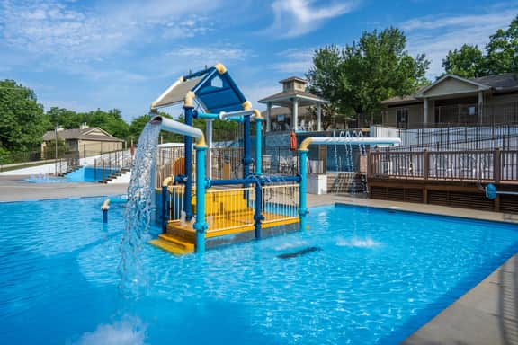 OakRidge - Condo 754 B | WK | QS - Image 2