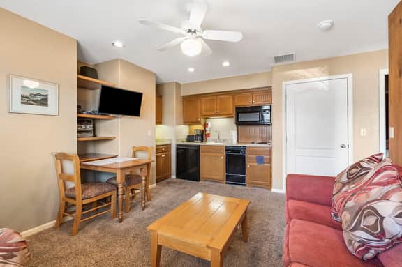 OakRidge - Condo 747 B | QS - Image 2