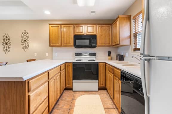 OakRidge - Condo 725 A | 1 BD - Image 2