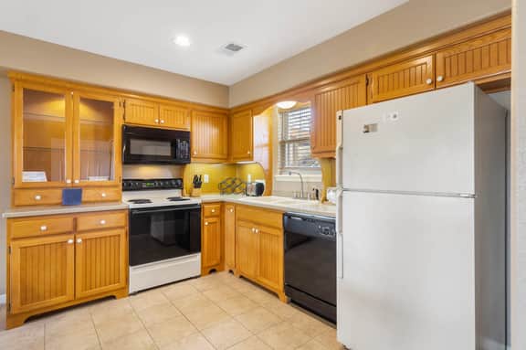 OakRidge - Condo 759 A | 1 BD - Image 2