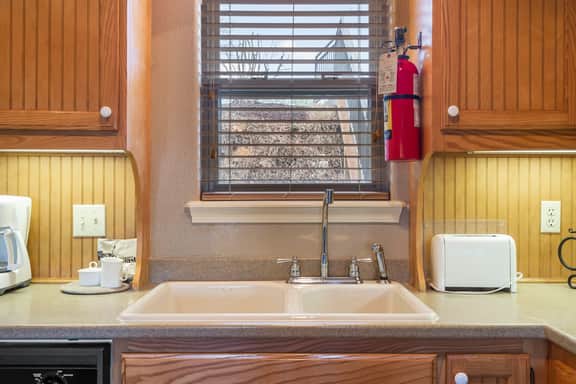 OakRidge - Condo 761 A | 1 BD - Image 4