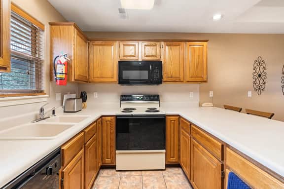 OakRidge - Condo 723 AB | 2 BD - Image 3