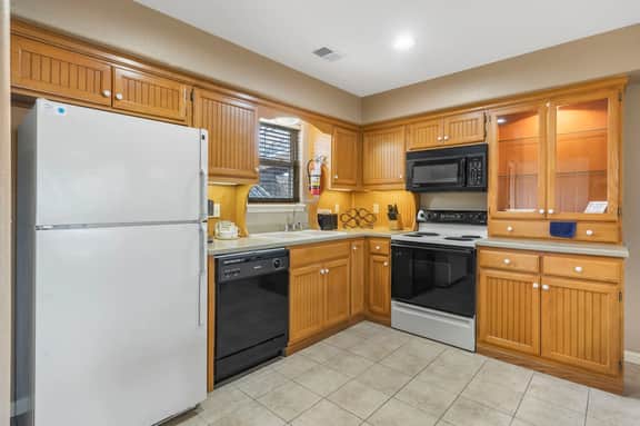 OakRidge - Condo 757 AB | 2 BD - Image 3