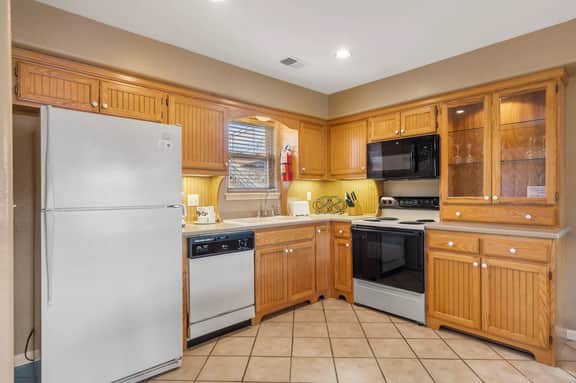 OakRidge - Condo 761 AB | 2 BD - Image 3