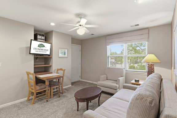OakRidge - Condo 750 B | WK | QS - Image 2