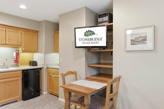 OakRidge - Condo 750 B | WK | QS - Image 4